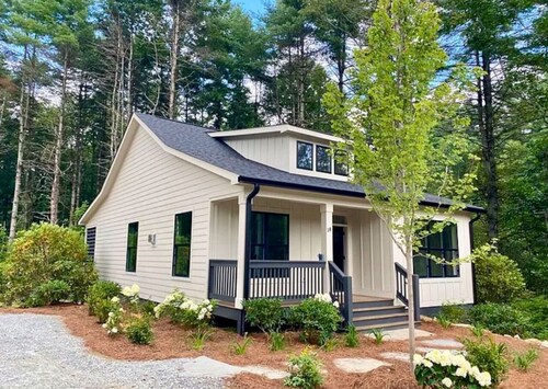 Mountain Breeze Cottage