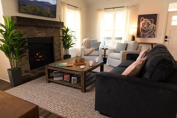 Televisión y chimenea 