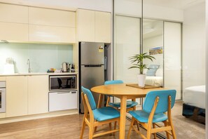 Microones, forn, placa de cuina i rentaplats