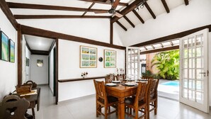 Rumah Deluks, 4 kamar tidur, kolam renang pribadi | Tempat makan