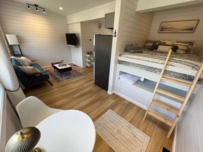 1 Schlafzimmer, Schreibtisch, Bügeleisen/Bügelbrett, kostenloses WLAN