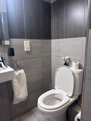 Unclassified image, 2 of 10, button