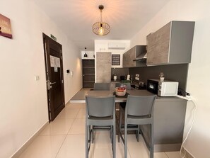 Unclassified image, 5 of 10, button