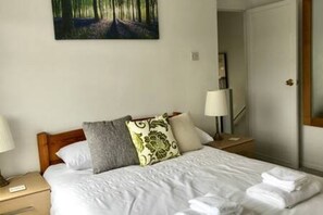 House | 3 bedrooms - The Woodfarm Lodge - 3 Bedroom House With Parking (Oxford)