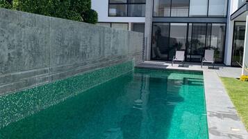 3 albercas al aire libre