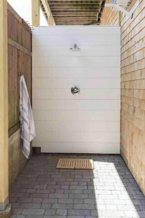 Property grounds - Entire Ocean Boulevard property, steps to beach! (Rye)