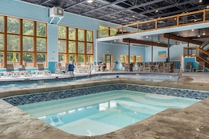 Piscine couverte, piscine extérieure