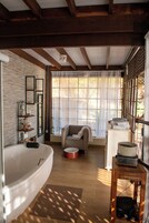 Massagens com pedras quentes, massagens musculares profundas