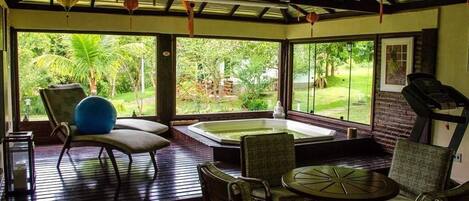 Baignoire à remous intérieure