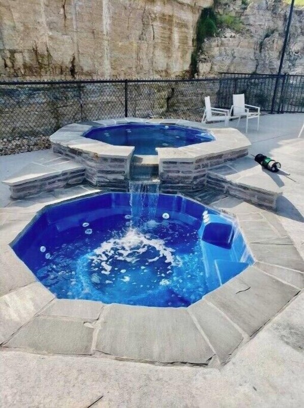 Innenpool, Außenpool