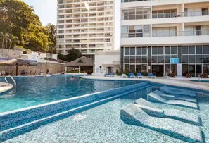 Outdoor pool, a heated pool