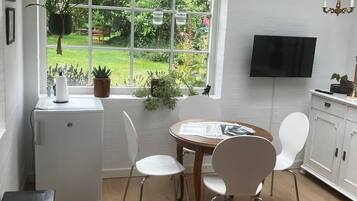 Apartment, Kitchenette, Garden View | Free WiFi
