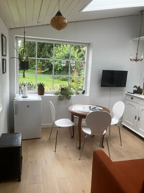 Apartment, Kitchenette, Garden View