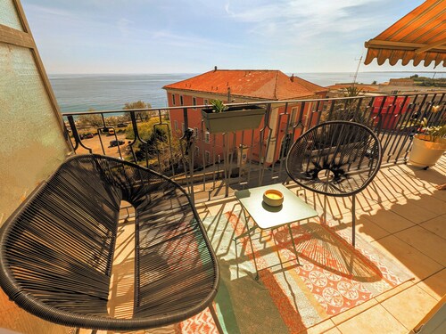 Family apartment with sea view