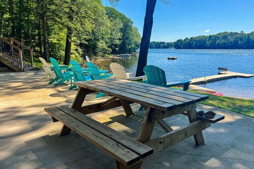 Lakefront Lodge w/ 2 additional cabins, private dock, firepit, kayak & hammock