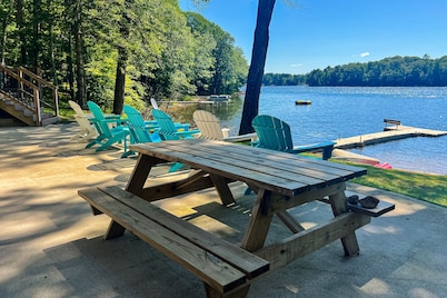 Lakefront Lodge w/ 2 additional cabins, private dock, firepit, kayak & hammock