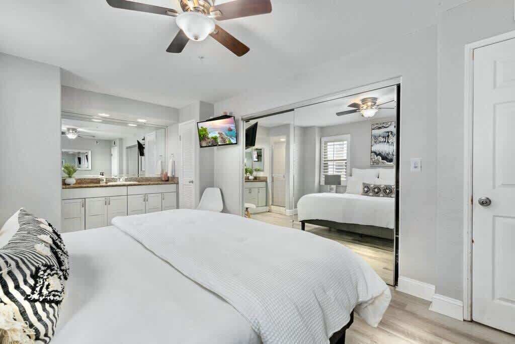 3 bedrooms, iron/ironing board, travel crib, WiFi