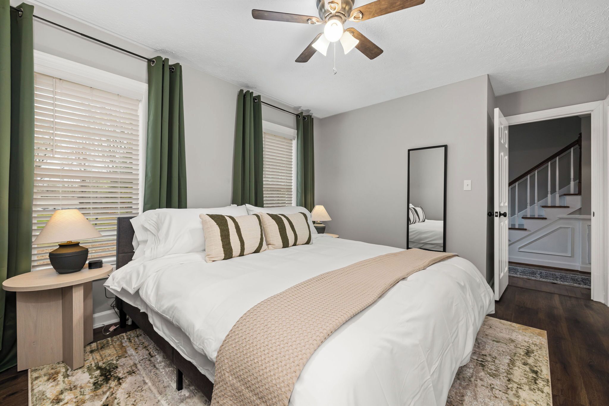 4 bedrooms, desk, iron/ironing board, WiFi