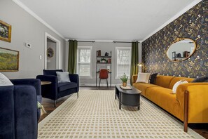 TV, fireplace, stereo