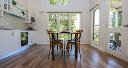 Bonnie's Cottage - Romantic retreat