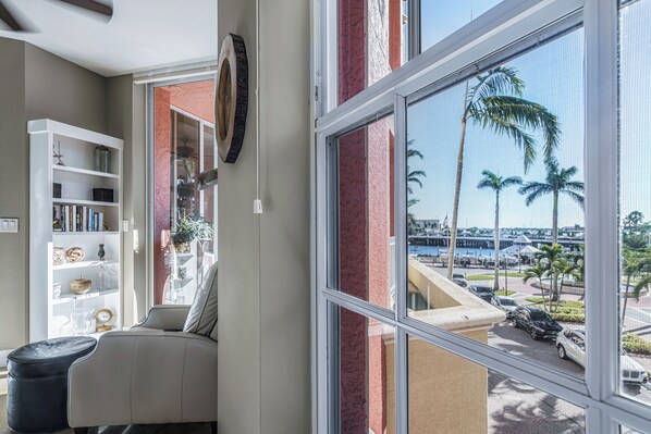Interior - Beautiful Three-Balcony Unit - With Bayviews. Walk to 5th Ave DT and The Beach! (Naples)