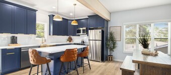 Farmhouse with Beach Vibes in Heart of Atlanta EV Charger  3-bedroom 2.5-bath