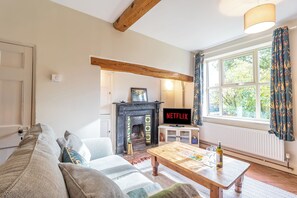 Smart-tv, een dvd-speler en boeken