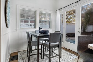 Outdoor dining - NEW! Southern Retreat w/Pool, BBQ & Game Room (Birmingham)