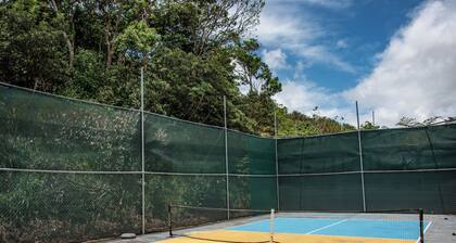 Charming 2-bedroom condo with WiFi, AC in marvelous Lake Arenal.