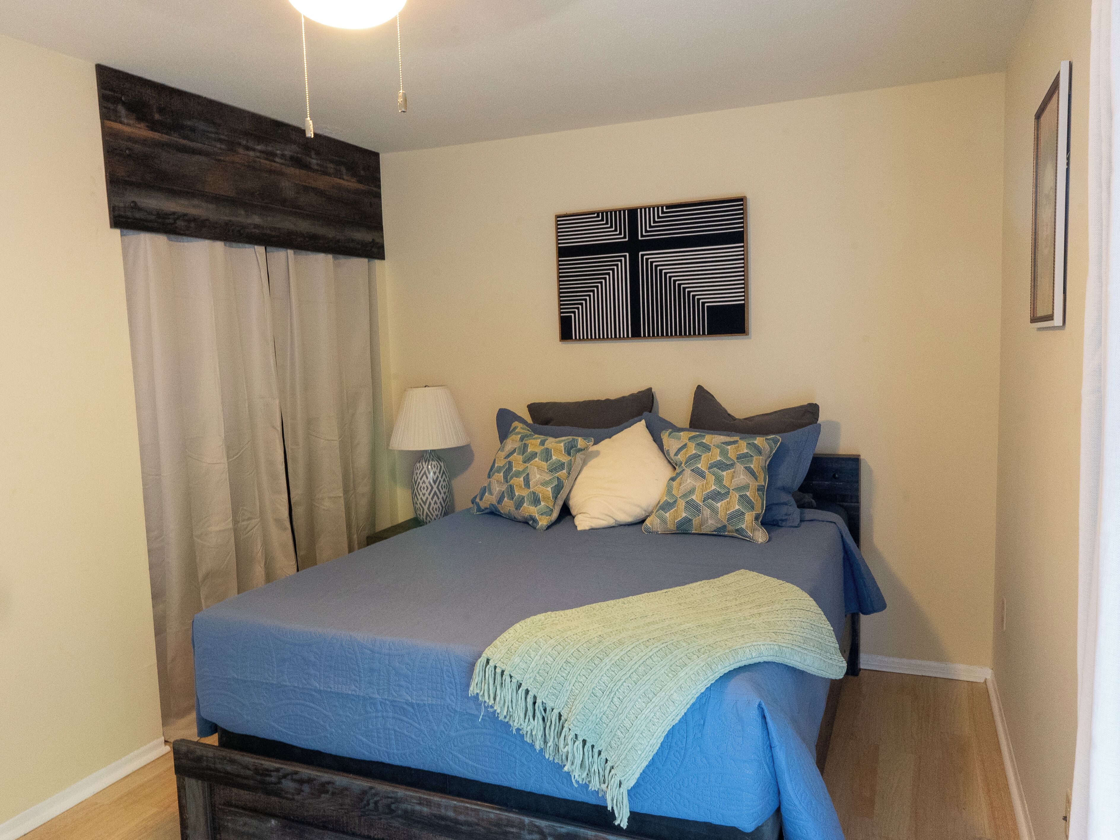 2 bedrooms, desk, iron/ironing board, free WiFi