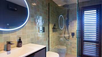 Villa, 4 Bedrooms, Lake View | Bathroom