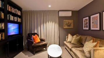 Villa, 4 Bedrooms, Lake View | 4 bedrooms, free WiFi