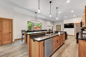 Fridge, microwave, oven, stovetop - Hardwood Point 
Amazing 7-bedroom vacation compound in Silver Cliff with AC WiFi (Town of Silver Cliff)