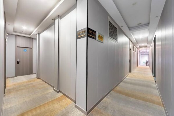 Interior - Shanghai Lianzheng Hotel (People's Square Subway Station) (Shanghai)