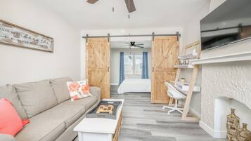 1 bedroom, desk, iron/ironing board, free WiFi