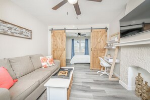 1 Schlafzimmer, Schreibtisch, Bügeleisen/Bügelbrett, kostenloses WLAN