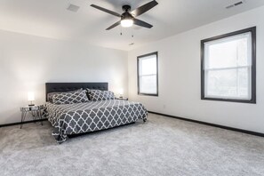 4 bedrooms, desk, iron/ironing board, travel crib