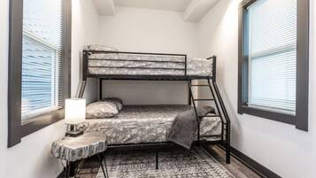 2 bedrooms, iron/ironing board, WiFi, bed sheets