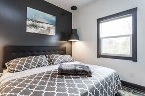 2 slaapkamers, een strijkplank/strijkijzer, wifi, beddengoed