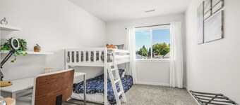 Family Oasis Near Waterfront| AirHockey| Ping-Pong