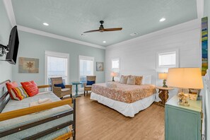 4 habitaciones, tabla de planchar con plancha y cuna de viaje 