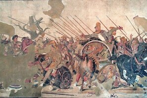 A detailed mosaic of a battle scene with soldiers, horses, and chariots. - Giaro's Home (Pompei)