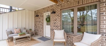 Kennesaw Charm Suite- 3 min from Kennesaw, Private Entry & Pet Friendly!