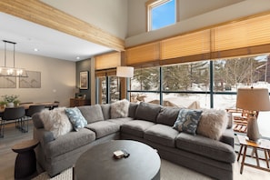 Studio (3 Bedrooms) | Property amenity