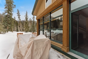 Studio (3 Bedrooms) | Property amenity