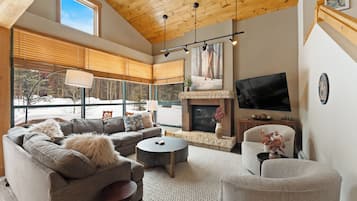 Studio (3 Bedrooms) | Property amenity