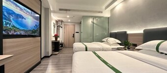 GreenTree Inn (Shanghai Gongfu Xincun Metro Station)