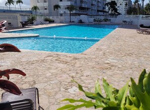 Outdoor pool - Apartamento Isla Verde Frente al Mar (Carolina)