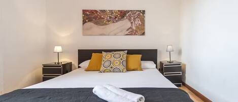 2 chambres, fer et planche à repasser, lit parapluie, Wi-Fi gratuit