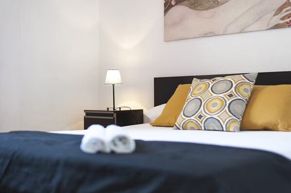 2 chambres, fer et planche à repasser, lit parapluie, Wi-Fi gratuit
